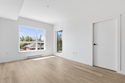 302-2268 Broadway E, Vancouver, BC - Indoor