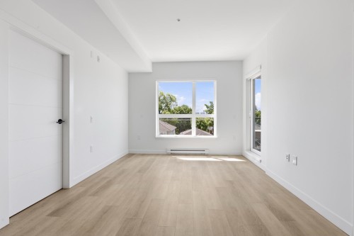 302-2268 Broadway E, Vancouver, BC - Indoor Photo Showing Other Room