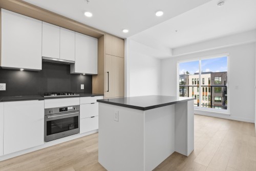 504-2268 Broadway E Vancouver, BC V5N 0L2