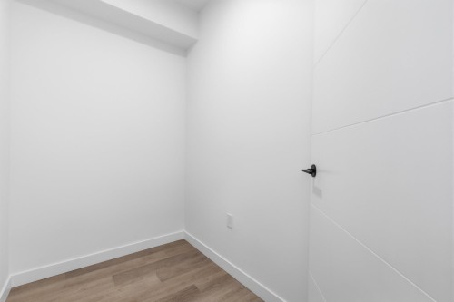 504-2268 Broadway E, Vancouver, BC - Indoor Photo Showing Other Room