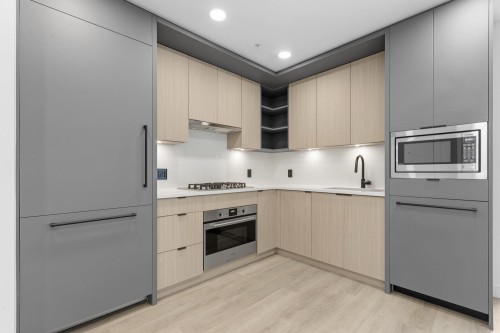 507-2268 Broadway E, Vancouver, BC - Indoor Photo Showing Kitchen