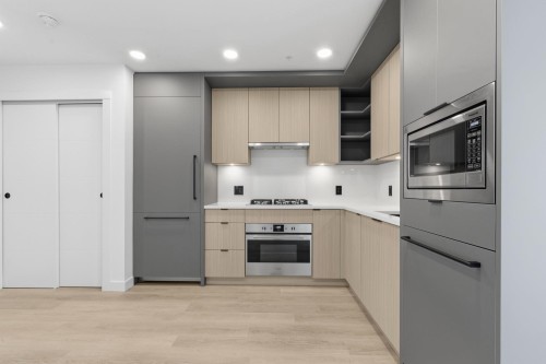 507-2268 Broadway E, Vancouver, BC - Indoor Photo Showing Kitchen