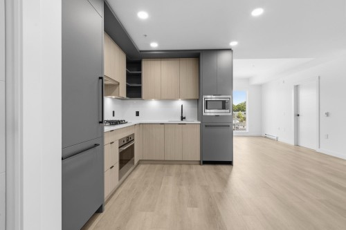 507-2268 Broadway E, Vancouver, BC - Indoor Photo Showing Kitchen