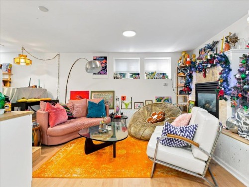 4399 Quebec Street, Vancouver, BC - Indoor Photo Showing Living Room