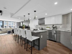 907-2201 Pine Street  Vancouver, BC V6J 5E7