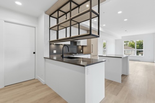202-2268 Broadway E, Vancouver, BC - Indoor