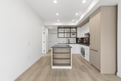 202-2268 Broadway E, Vancouver, BC - Indoor