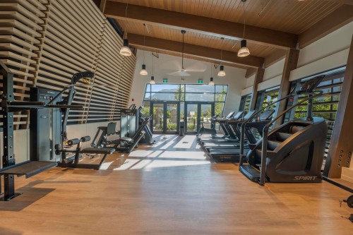 306-1500 Scott Crescent, Squamish, BC - Indoor Photo Showing Gym Room