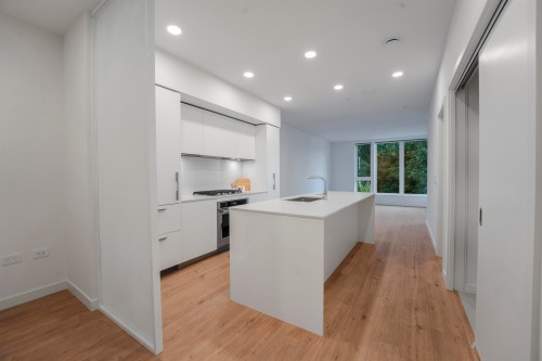 306-1500 Scott Crescent, Squamish, BC - Indoor Photo Showing Kitchen