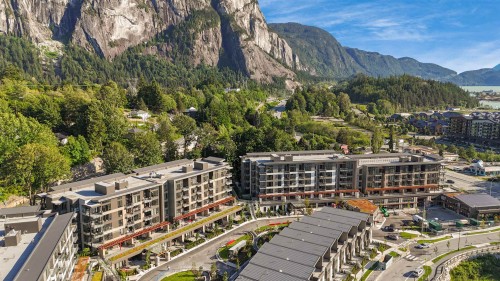 306-1500 Scott Crescent, Squamish, BC - Outdoor With View