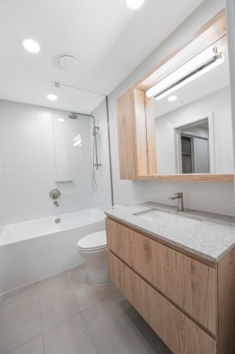 306-1500 Scott Crescent, Squamish, BC - Indoor Photo Showing Bathroom