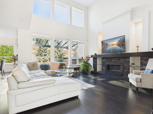 1517 Dayton Street, Coquitlam, BC - Indoor Photo Showing Living Room With Fireplace