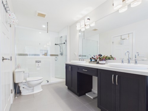 1517 Dayton Street, Coquitlam, BC - Indoor Photo Showing Bathroom