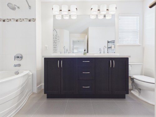 1517 Dayton Street, Coquitlam, BC - Indoor Photo Showing Bathroom