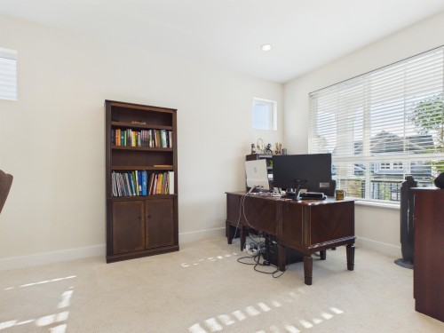 1517 Dayton Street, Coquitlam, BC - Indoor Photo Showing Office