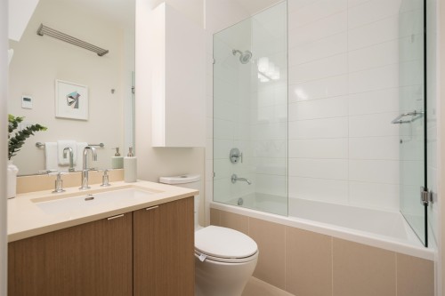 149 1St Avenue E, Vancouver, BC - Indoor Photo Showing Bathroom