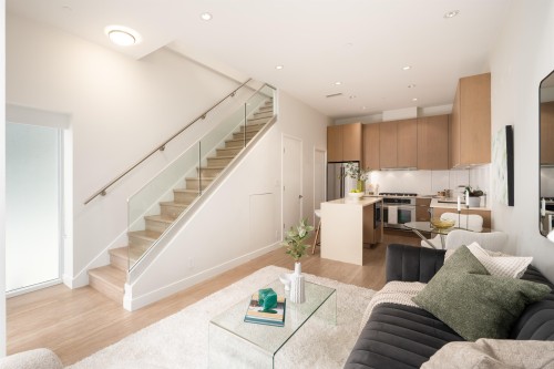 149 1St Avenue E, Vancouver, BC - Indoor Photo Showing Living Room