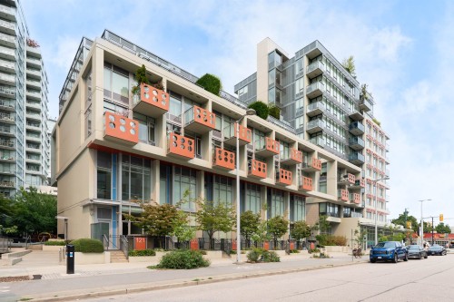 149 1St Avenue E, Vancouver, BC - Outdoor With Facade