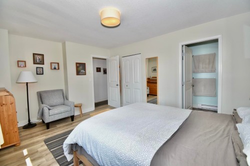 6315 Tower Road, Sechelt, BC - Indoor Photo Showing Bedroom