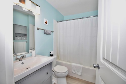 6315 Tower Road, Sechelt, BC - Indoor Photo Showing Bathroom