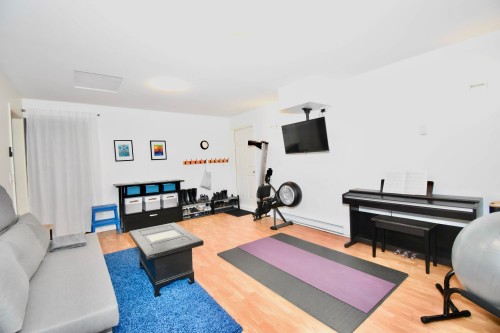 6315 Tower Road, Sechelt, BC - Indoor