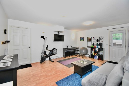 6315 Tower Road, Sechelt, BC - Indoor Photo Showing Other Room
