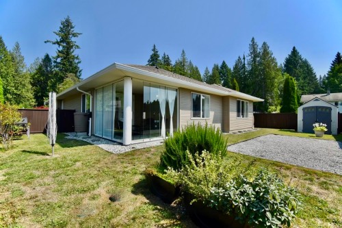 6315 Tower Road, Sechelt, BC - Outdoor