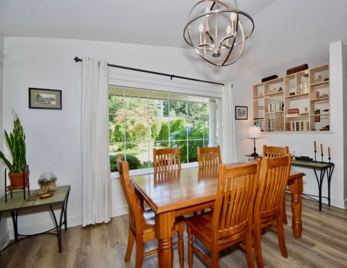 6315 Tower Road, Sechelt, BC - Indoor Photo Showing Dining Room