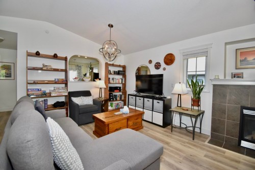 6315 Tower Road, Sechelt, BC - Indoor Photo Showing Living Room With Fireplace