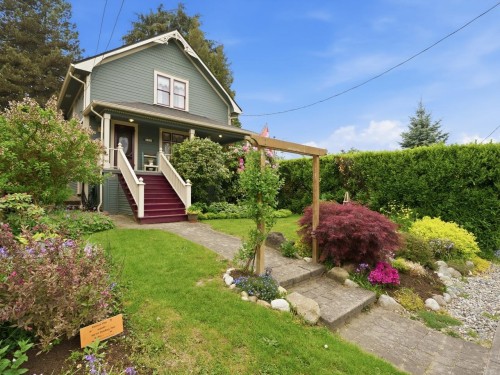 624 Colborne Street  New Westminster, BC V3L 2C9