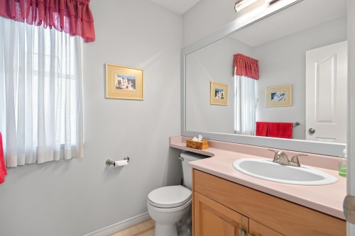 1252 Dewar Way, Port Coquitlam, BC - Indoor Photo Showing Bathroom