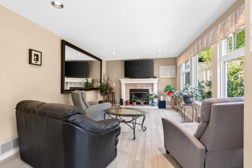1252 Dewar Way, Port Coquitlam, BC - Indoor Photo Showing Living Room With Fireplace