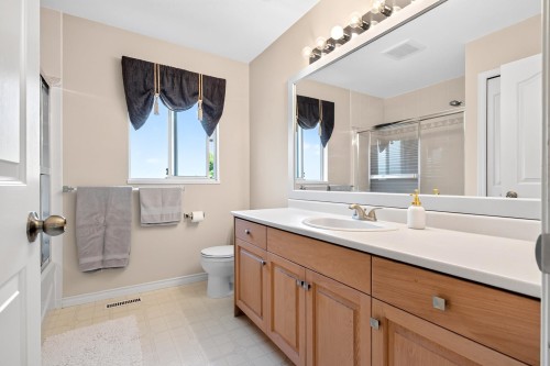 1252 Dewar Way, Port Coquitlam, BC - Indoor Photo Showing Bathroom
