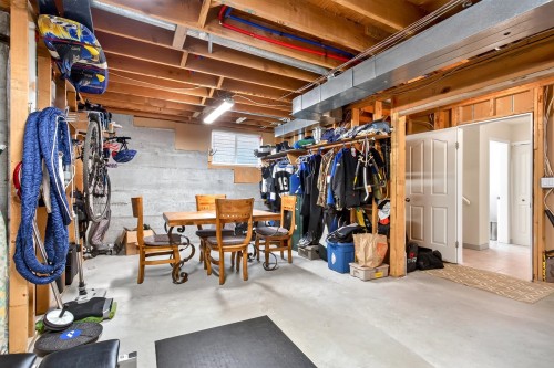 1252 Dewar Way, Port Coquitlam, BC - Indoor Photo Showing Basement