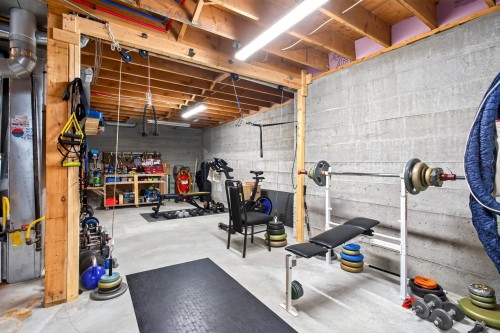1252 Dewar Way, Port Coquitlam, BC - Indoor Photo Showing Basement