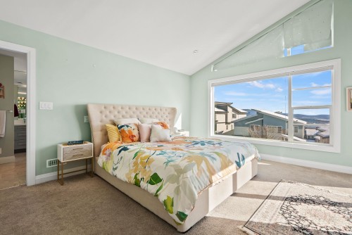 1408 Strawline Hill Street, Coquitlam, BC - Indoor Photo Showing Bedroom
