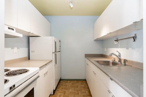 302-830 E. 7Th Avenue, Vancouver, BC - Indoor Photo Showing Kitchen