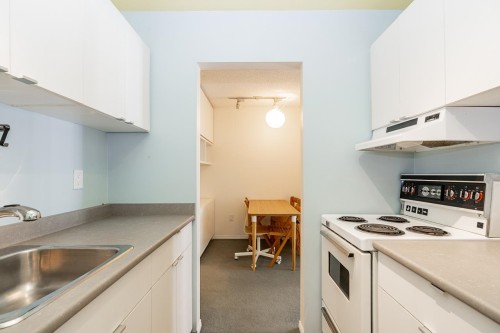 302-830 E. 7Th Avenue, Vancouver, BC - Indoor Photo Showing Kitchen