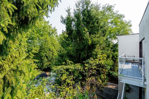 302-830 E. 7Th Avenue, Vancouver, BC - Outdoor