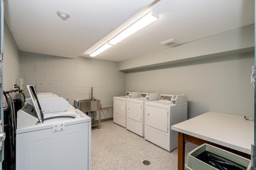 302-830 E. 7Th Avenue, Vancouver, BC - Indoor Photo Showing Laundry Room