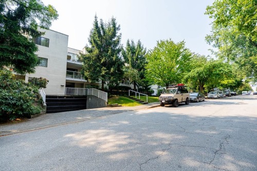 302-830 E. 7Th Avenue, Vancouver, BC - Outdoor
