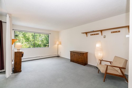 302-830 E. 7Th Avenue, Vancouver, BC - Indoor