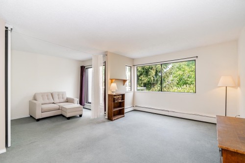 302-830 E. 7Th Avenue, Vancouver, BC - Indoor Photo Showing Living Room