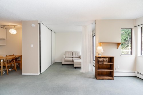 302-830 E. 7Th Avenue, Vancouver, BC - Indoor