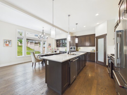 3501 Bishop Place, Coquitlam, BC - Indoor Photo Showing Kitchen With Double Sink With Upgraded Kitchen