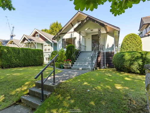 461 18Th Avenue W, Vancouver, BC - Outdoor