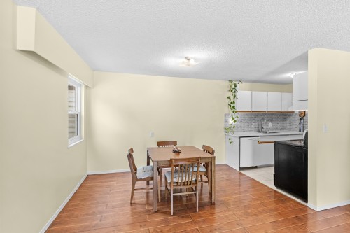 316-780 Premier Street, North Vancouver, BC - Indoor