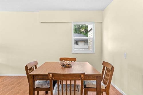 316-780 Premier Street, North Vancouver, BC - Indoor Photo Showing Dining Room