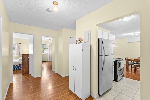 316-780 Premier Street, North Vancouver, BC - Indoor Photo Showing Other Room