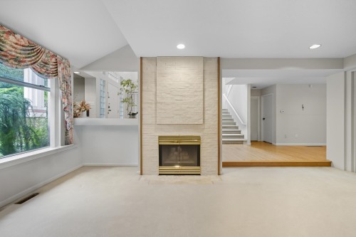 6189 Angus Drive, Vancouver, BC - Indoor With Fireplace